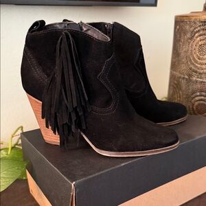 Steve Madden Ponccho Western Cowgirl Cowboy Black Suede Fringe Booties